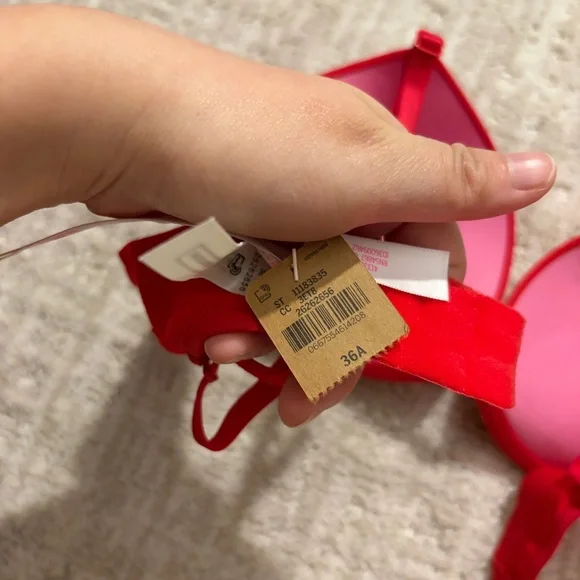 Victoria’s Secret PINK wear everywhere super pushup bright red bra 36A BNWT - Picture 2 of 5